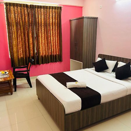 Hotel Golden Stays Kammasandra Bagian luar foto